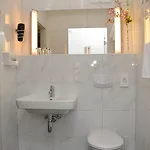特维特旅馆 3*